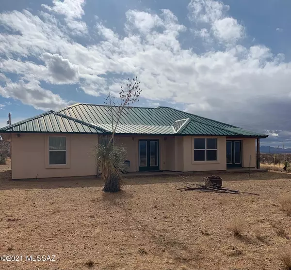 Willcox, AZ 85643,3504 E Howling Wolf Road