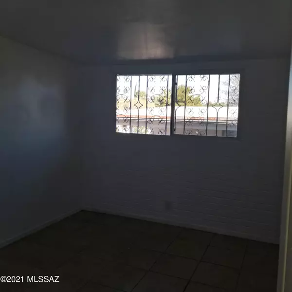 Nogales, AZ 85621,1365 W Camino De La Paloma