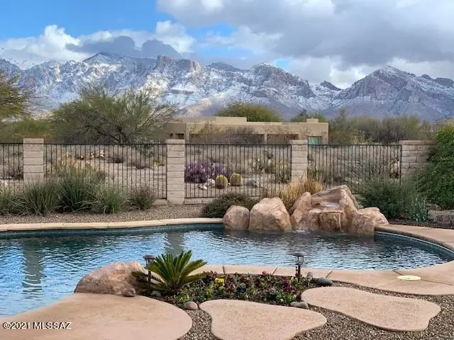 Oro Valley, AZ 85755,12328 N Washbed Drive