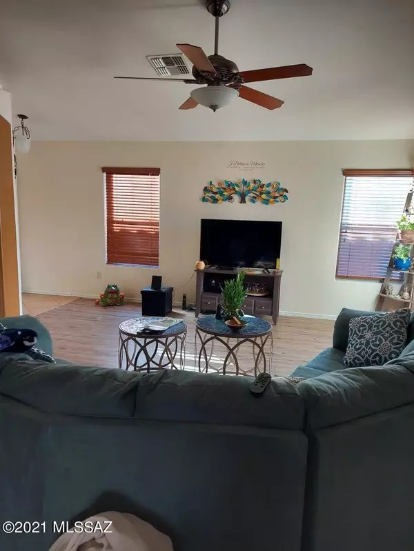 Sahuarita, AZ 85629,390 W Calle Franja Verde Road