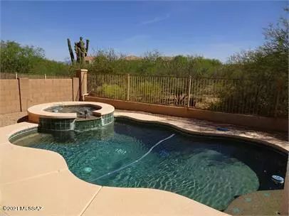 856 W Vuelta Granadina, Sahuarita, AZ 85629