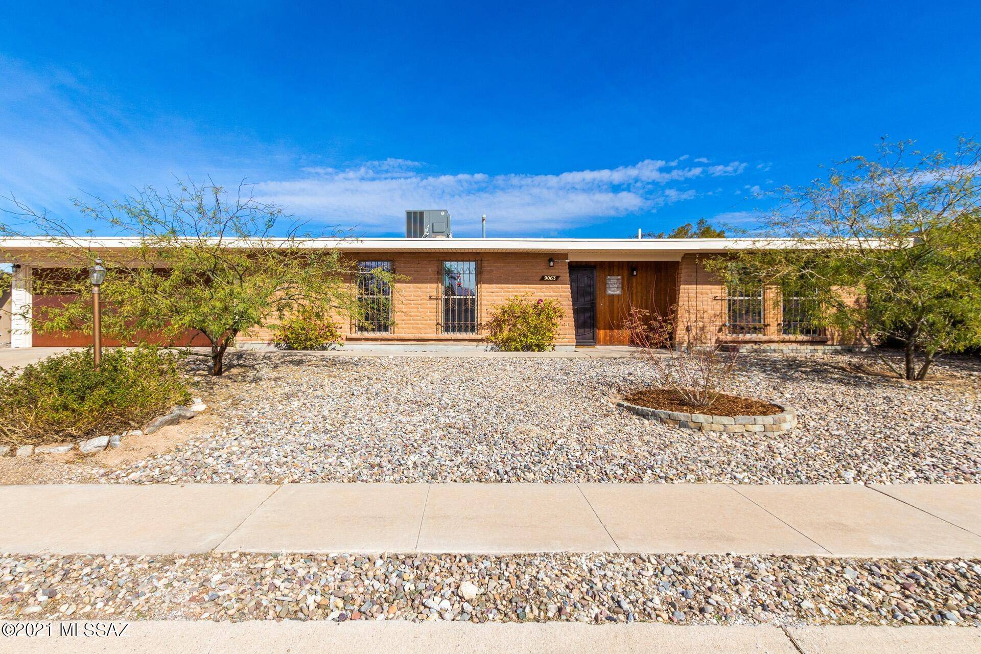 9063 E Holmes Street, Tucson, AZ 85710