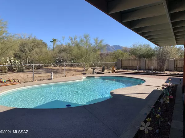 1500 W Orange Grove Road, Tucson, AZ 85704