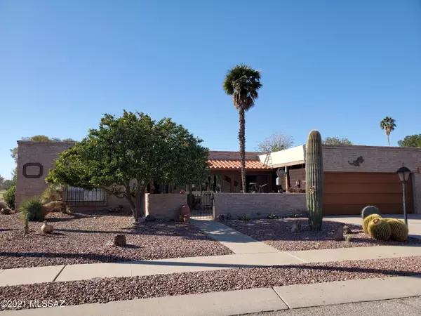 1086 N Paseo Iris, Green Valley, AZ 85614