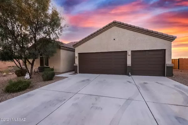 460 W Courts Redford Place, Vail, AZ 85641