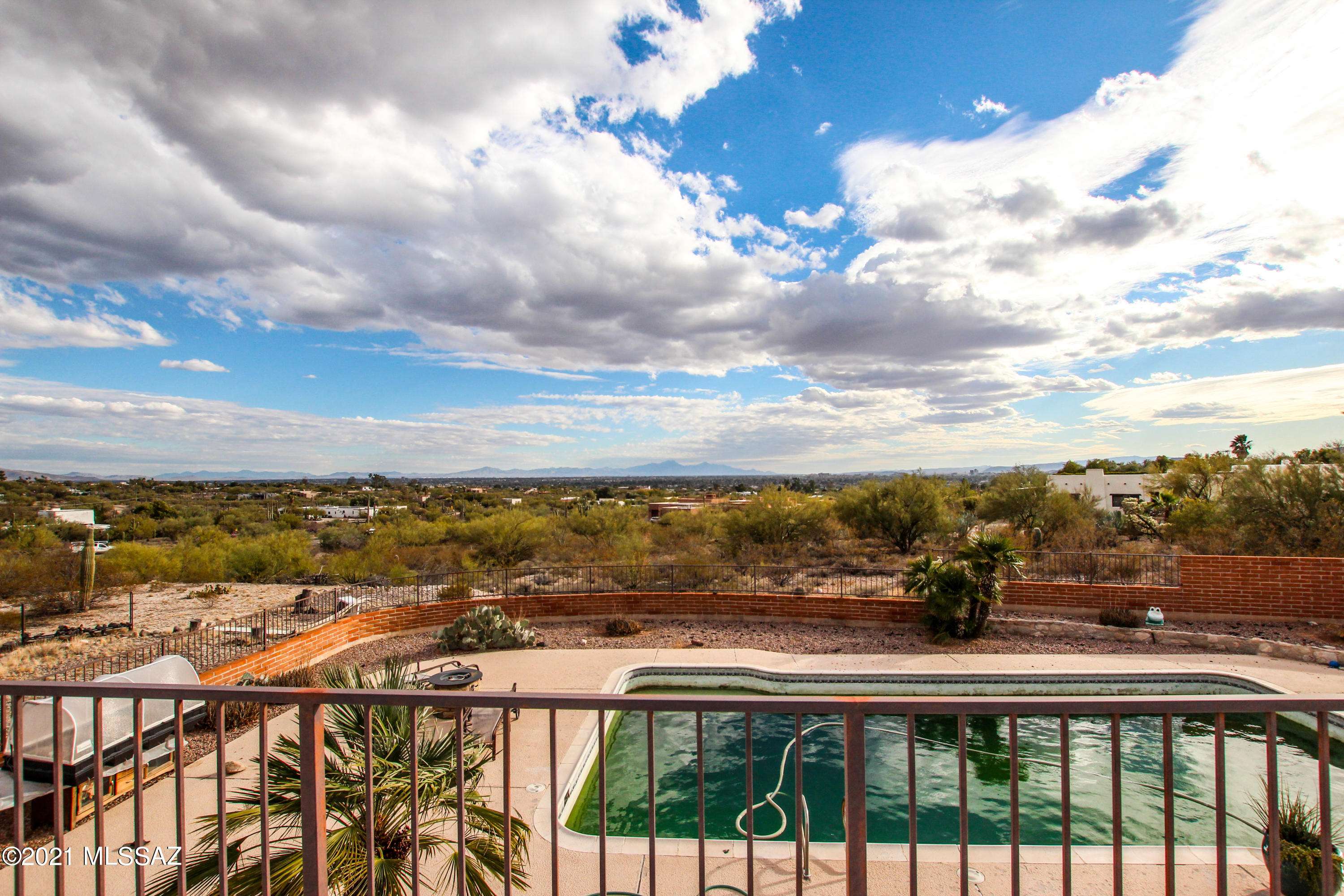 5320 N Calle Ladero, Tucson, AZ 85718