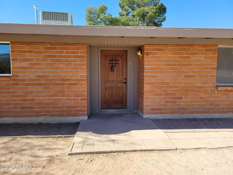 1001 W Las Lomitas Road, Tucson, AZ 85704