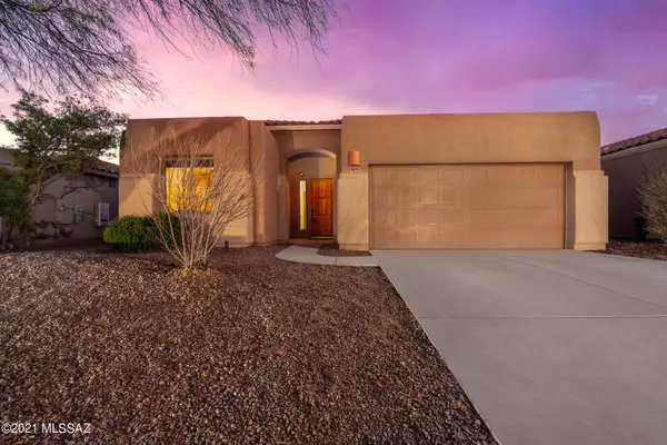 8479 N Sunny Rock Ridge Drive, Tucson, AZ 85743