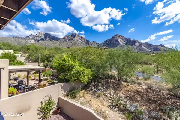 1650 E Deer Shadow Lane, Oro Valley, AZ 85737