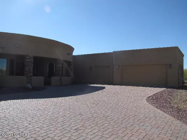 8541 S Triangle O Ranch Lane, Vail, AZ 85641