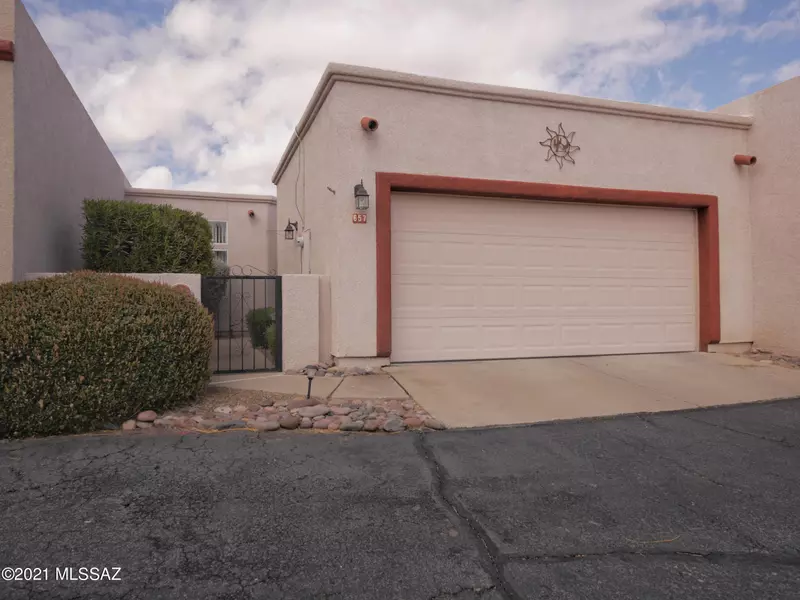 657 W Via Rosaldo, Green Valley, AZ 85614