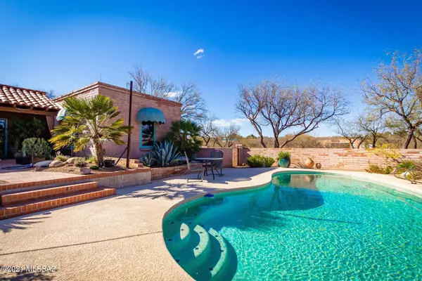 2 Trocito Ct, Tubac, AZ 85646