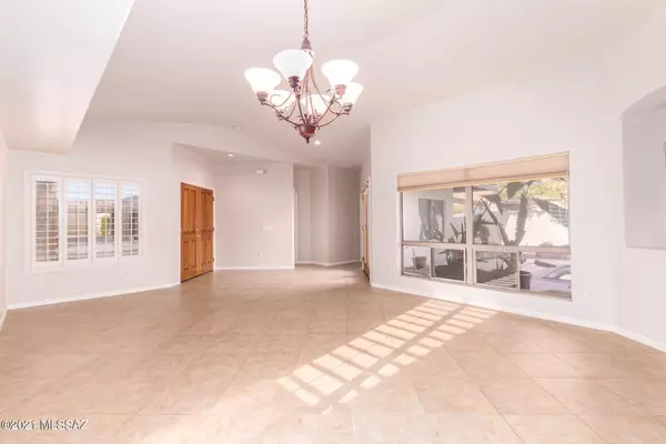 Oro Valley, AZ 85755,507 W Woodlawn Drive