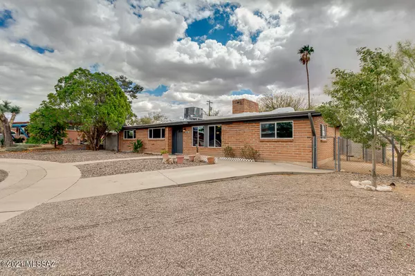 6942 E Hayne Place, Tucson, AZ 85710