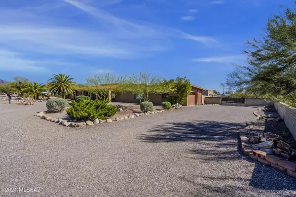 801 W Cool Drive, Tucson, AZ 85704