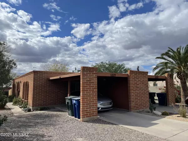 1217 N Dodge Boulevard, Tucson, AZ 85716