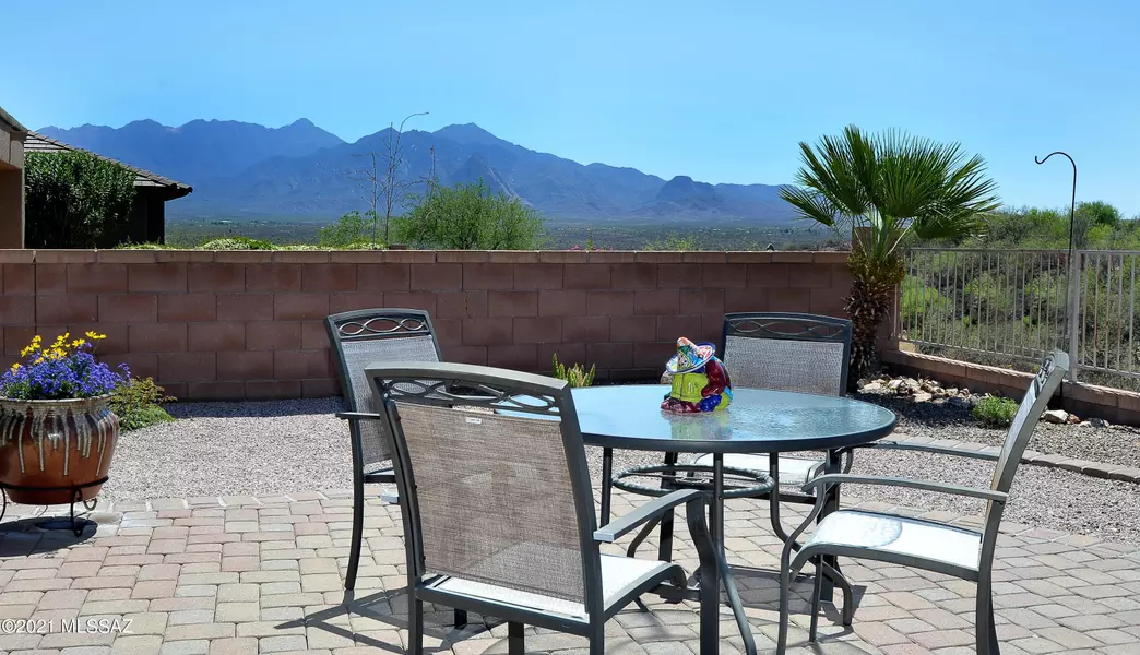 2085 W Escondido Canyon Drive, Green Valley, AZ 85622