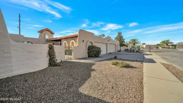 251 S Circulo Napa, Green Valley, AZ 85614