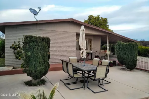 2048 N Via Madonna, Nogales, AZ 85621