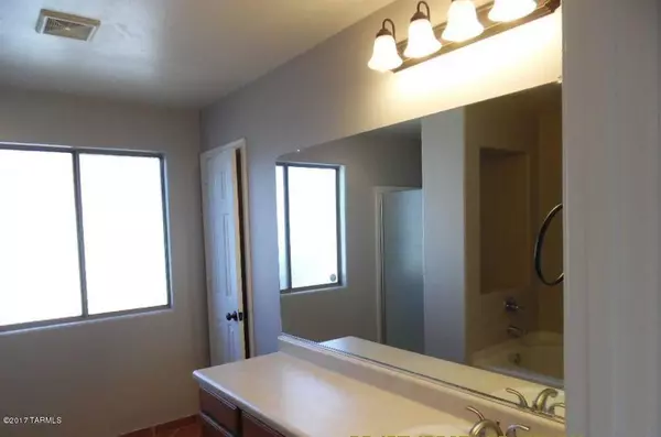 Vail, AZ 85641,10596 S Sean Drive