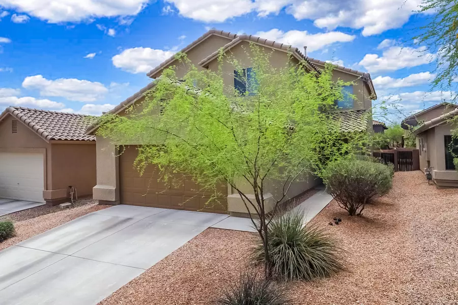 647 W Cholla Crest Drive, Green Valley, AZ 85614