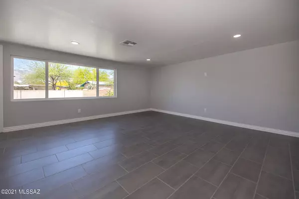 Tucson, AZ 85712,5337 E Bellevue Street