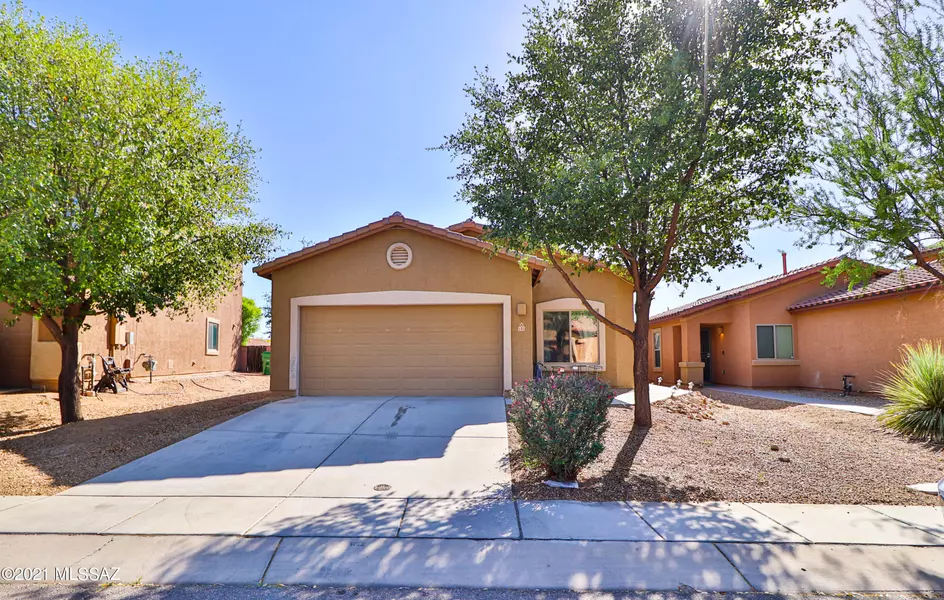 101 N Mattie Canyon Drive, Sahuarita, AZ 85629