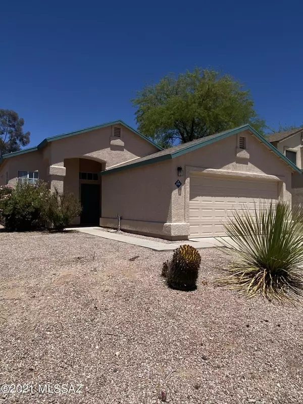 3704 W Sunglade Drive, Tucson, AZ 85742