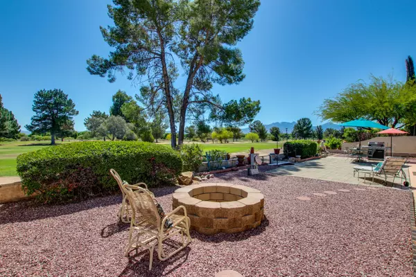 378 E Los Rincones, Green Valley, AZ 85614