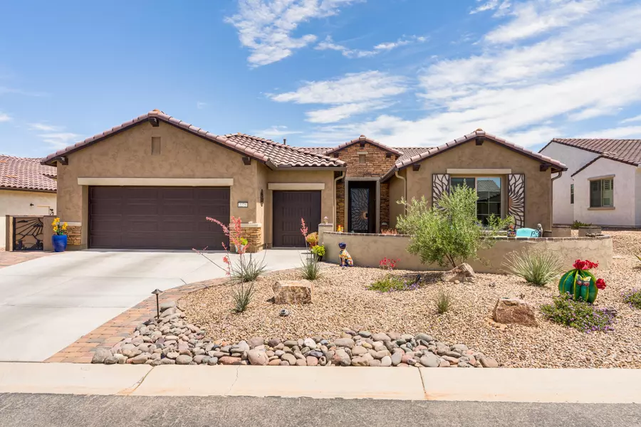 2275 E Madera Plateau Drive, Green Valley, AZ 85614