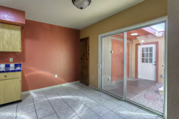 Green Valley, AZ 85614,346 N Calle Del Chancero