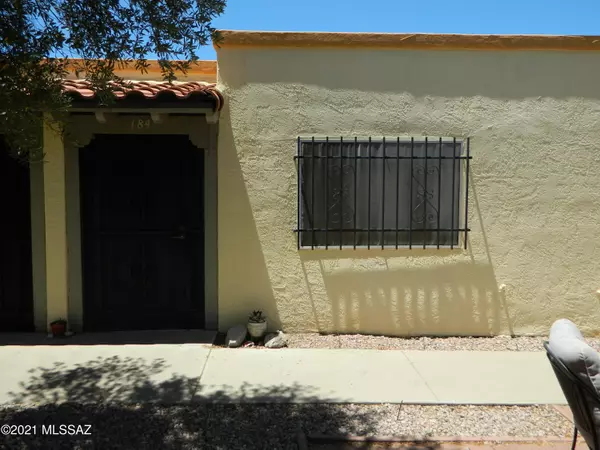 184 W Calle Del Ano, Green Valley, AZ 85614