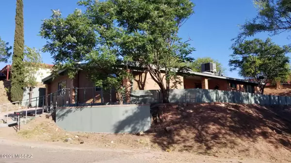 542 E Calle Nacozari, Nogales, AZ 85621