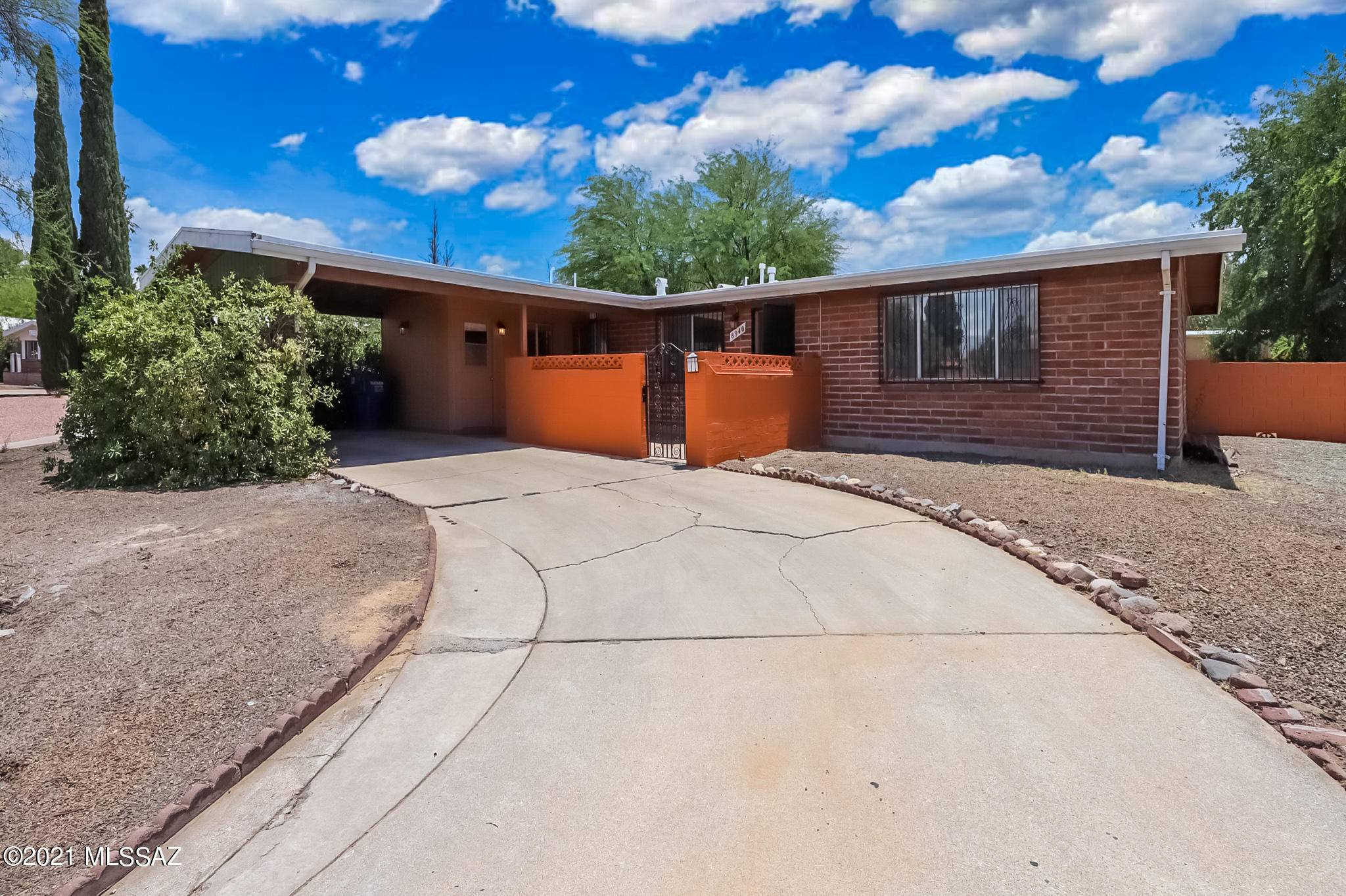 Tucson, AZ 85710,8940 E Pine Valley Drive