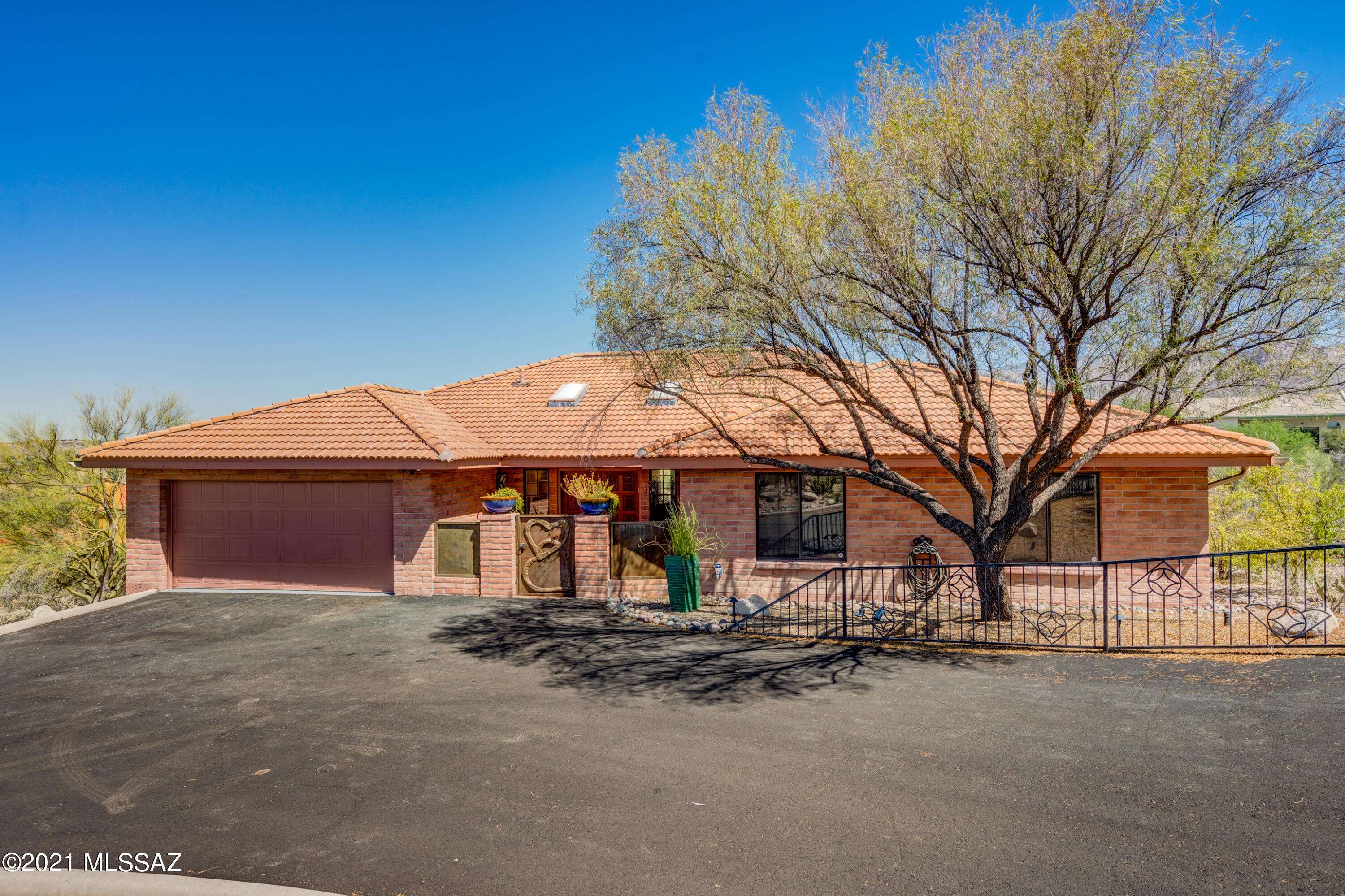 3875 N Via De La Luna, Tucson, AZ 85749