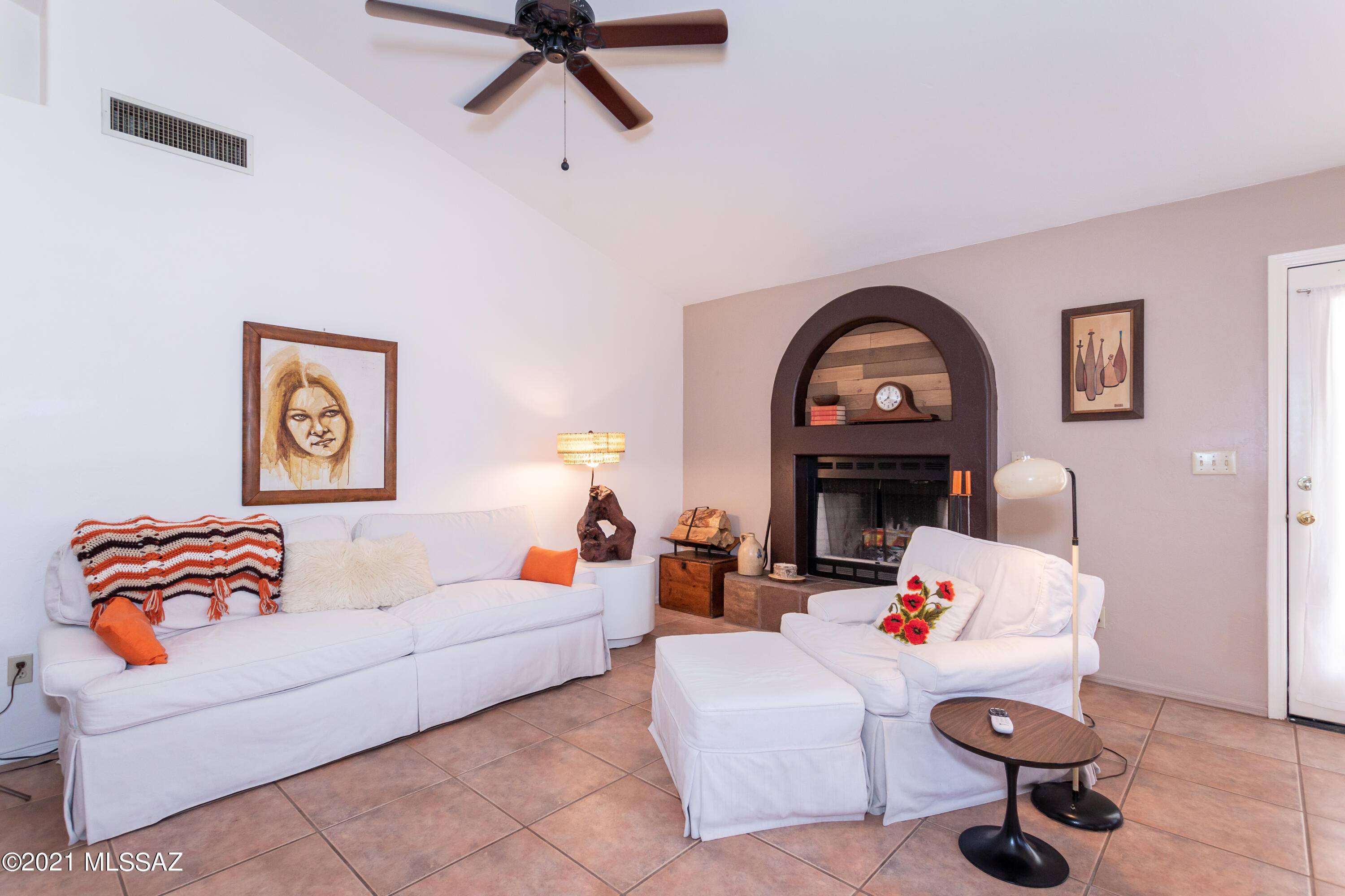 Oro Valley, AZ 85737,990 W Graythorn Place