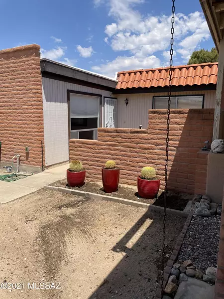 416 N Calle Del Diablo, Green Valley, AZ 85614