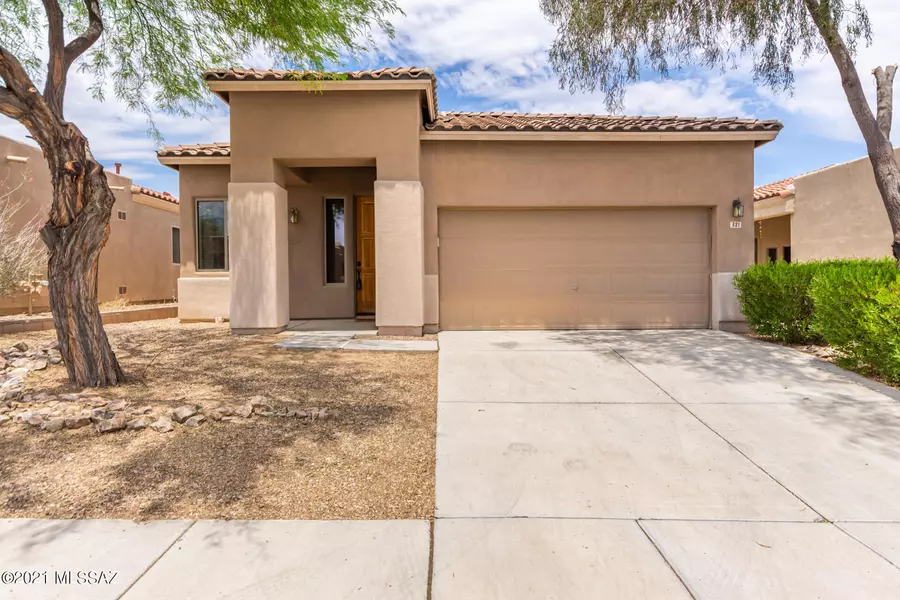 321 E Calle Minerva, Green Valley, AZ 85614