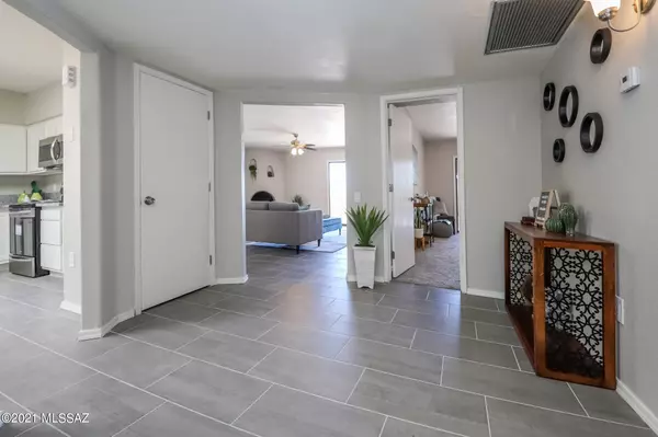 Green Valley, AZ 85622,1456 W Camino De La Oca