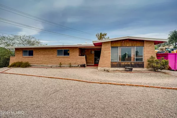 6870 E Rosewood Circle, Tucson, AZ 85710