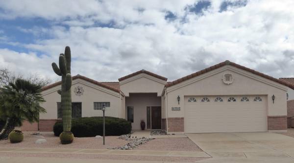 1421 N Bank Swallow Road, Green Valley, AZ 85614