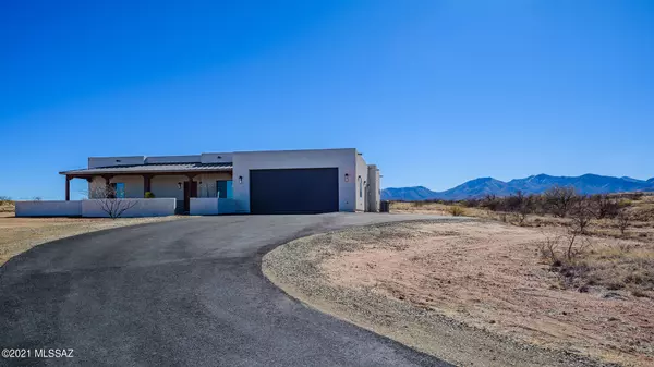 1345 S Cattleman Loop, Benson, AZ 85602