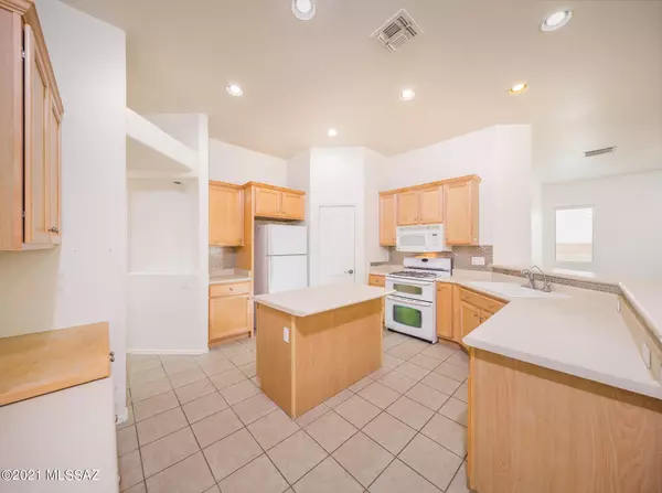 3699 S Prism Sky Drive, Tucson, AZ 85735