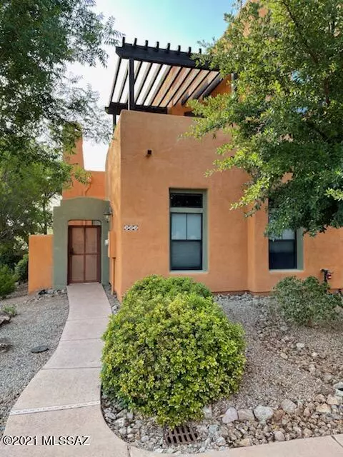 Tubac, AZ 85646,901 Lombard Way