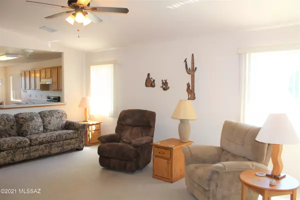 Benson, AZ 85602,230 E Radine Ridge