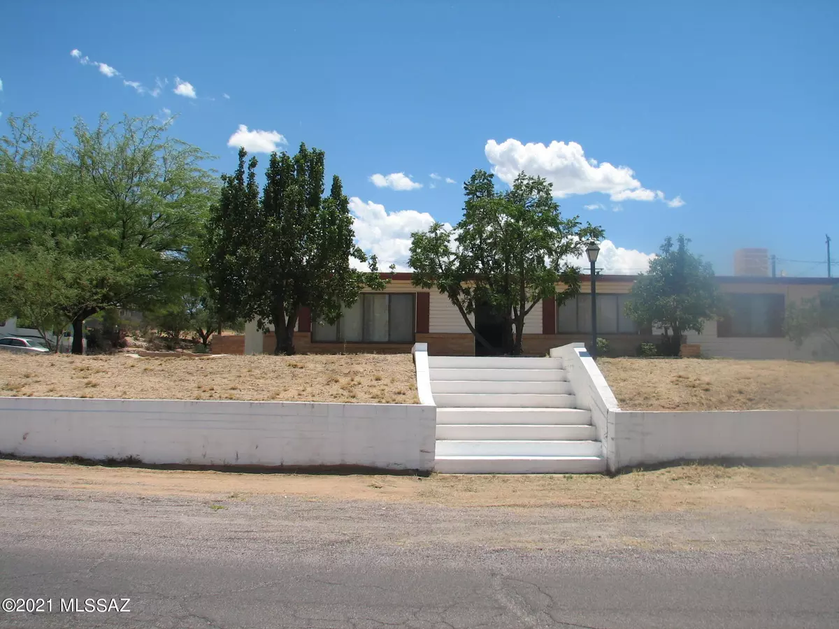 Benson, AZ 85602,230 E Silverwood Lane