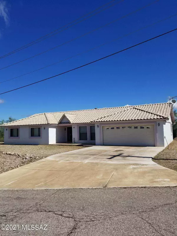 871 Via Mandan, Rio Rico, AZ 85648