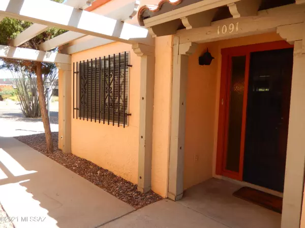 1091 S Calle De Las Casitas, Green Valley, AZ 85614