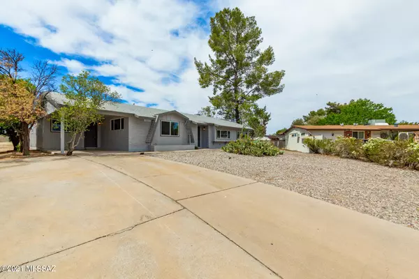 8502 E Kent Place, Tucson, AZ 85710