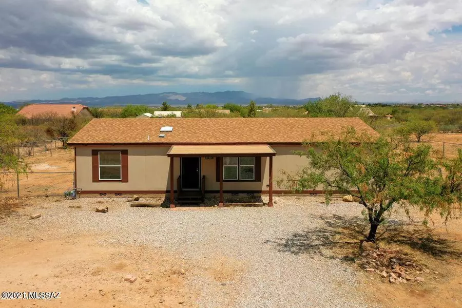 5745 S White Oak Lane, Hereford, AZ 85615